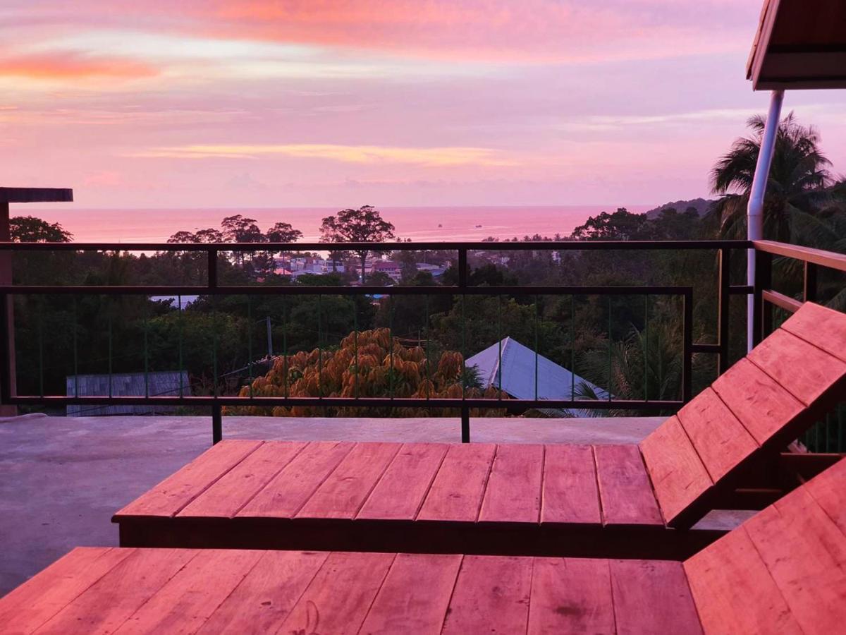 Life Koh Tao Resort Bagian luar foto